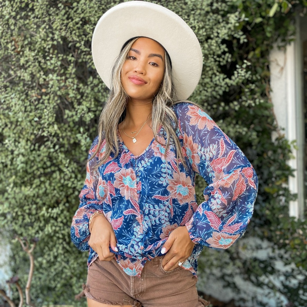 NWT Sheer Lined Blouse
